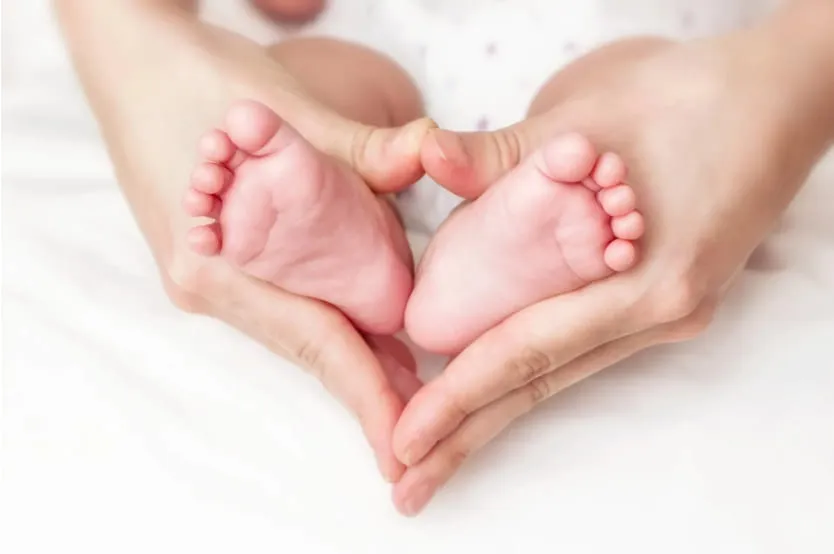 الدليل الشامل لمرحلة النفاس: التعافي الجسدي والنفسي في 6 أسابيع